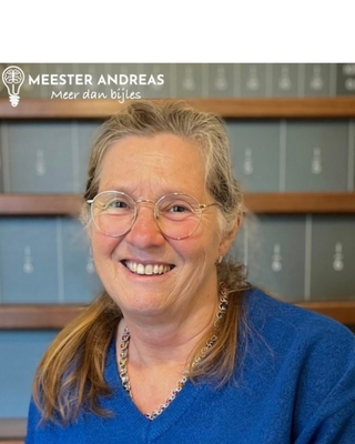 Thea - docent