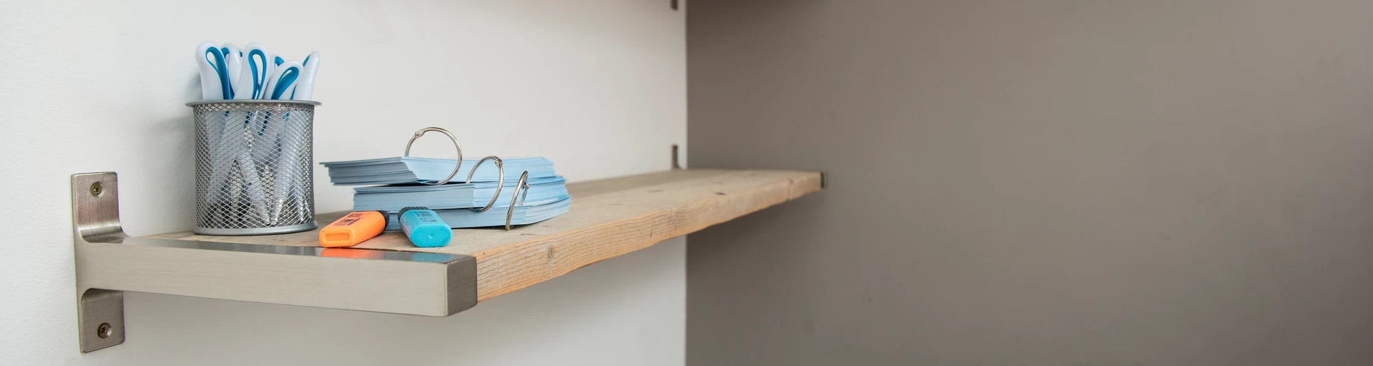 Leerling uit Alkmaar oefent Engelse leesvaardigheid met een vaste docent
